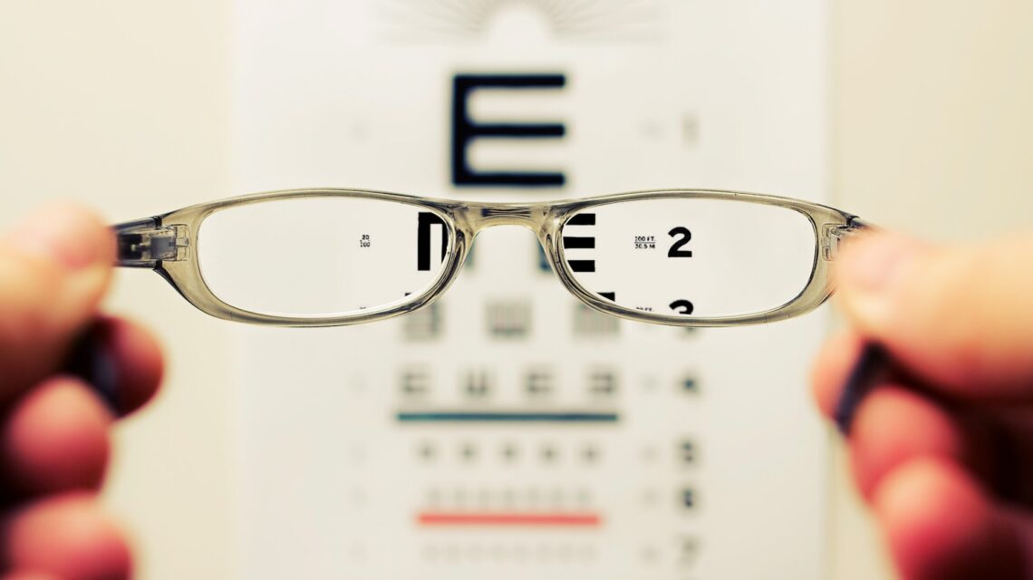 Jak szybko przyzwyczaić się do okularów korekcyjnych
