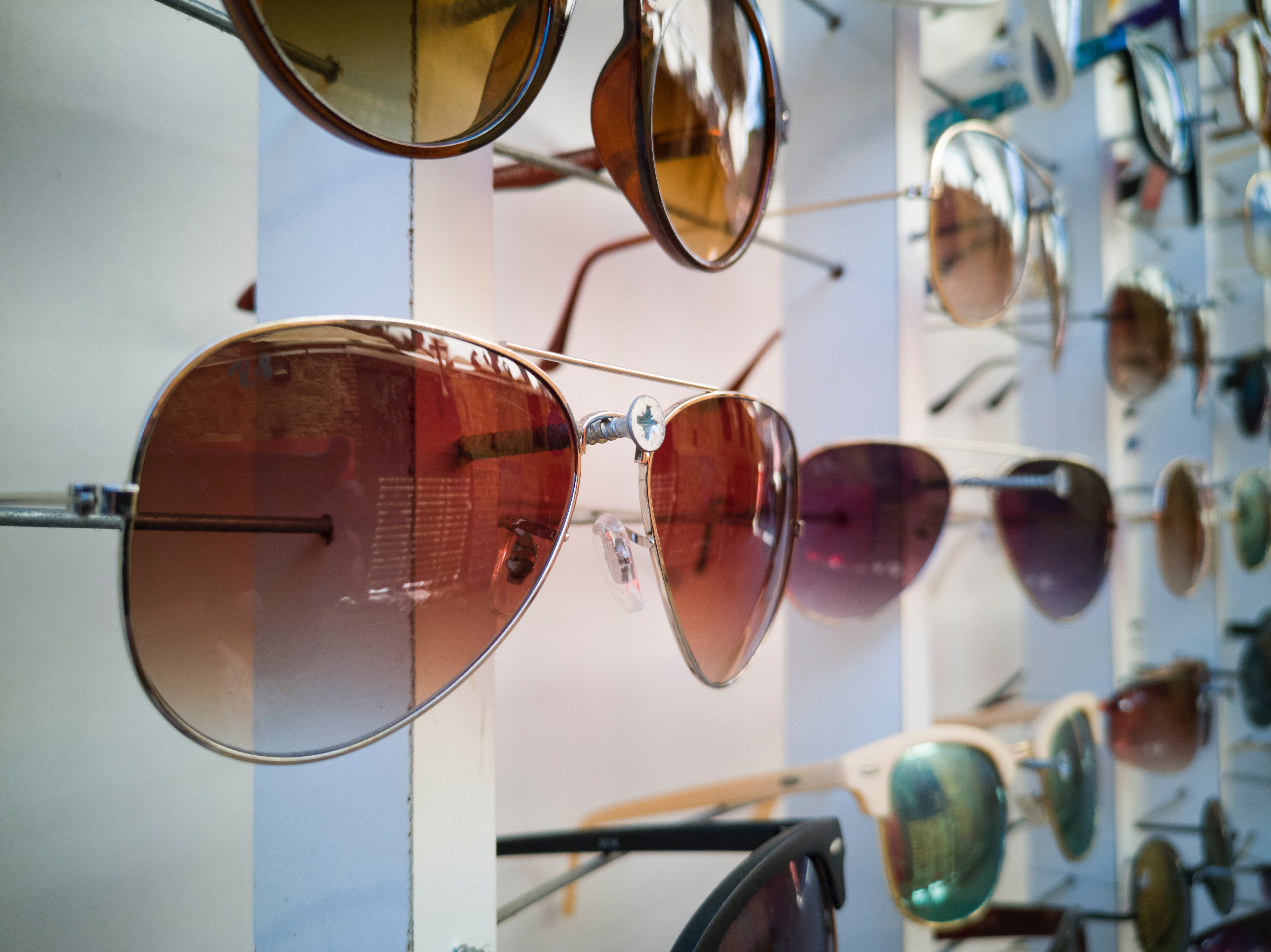 Tanie okulary przeciwsłoneczne - czy warto?